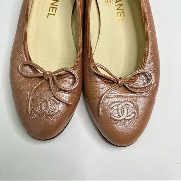 CHANEL Metallic Pink Flats - Picture 2 of 13